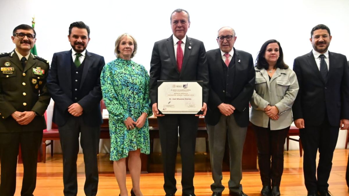 Gobierno de México entregó el reconocimiento al mérito médico 'Valentín Gómez Farías' 2024 al Dr. José Sifuentes Osornio
