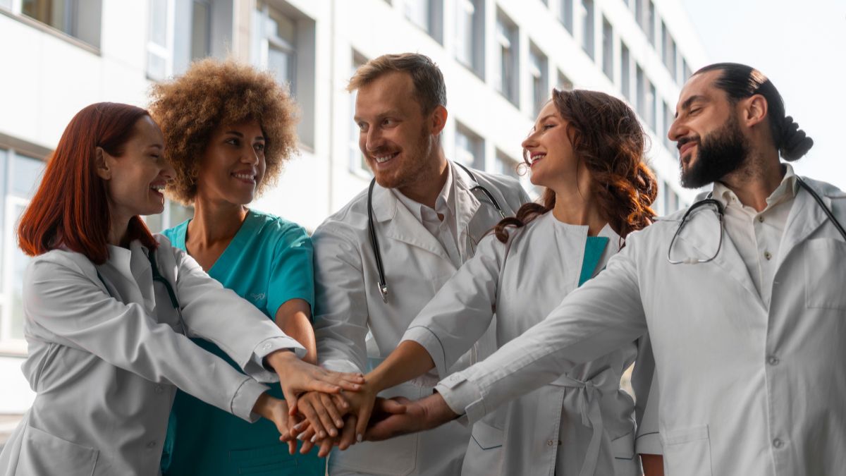 IMSS Bienestar lanza el programa Médicas y Médicos del Bienestar para fortalecer la red de salud pública más grande del mundo