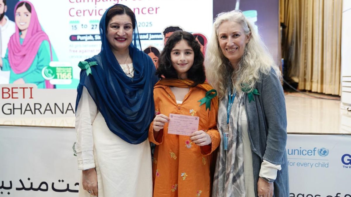 Pakistán inicia campaña masiva de vacunación contra el VPH para eliminar el cáncer de cuello uterino hacia 2030