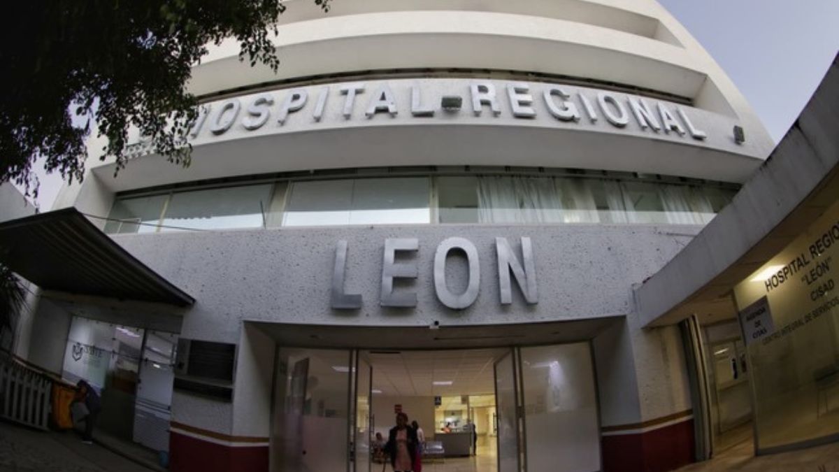 ISSSTE León implementa cirugía robótica Da Vinci avance estratégico en modernización hospitalaria