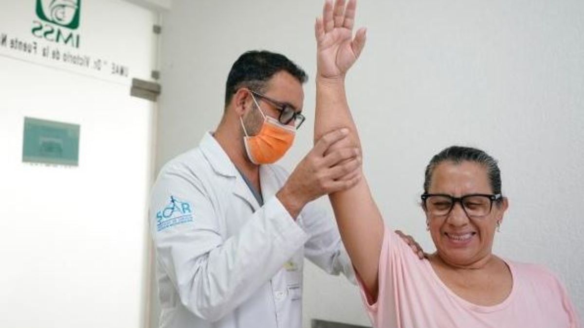 IMSS presenta Protocolo de Atención Integral para el hombro doloroso, padecimiento que afecta al 10% de la población