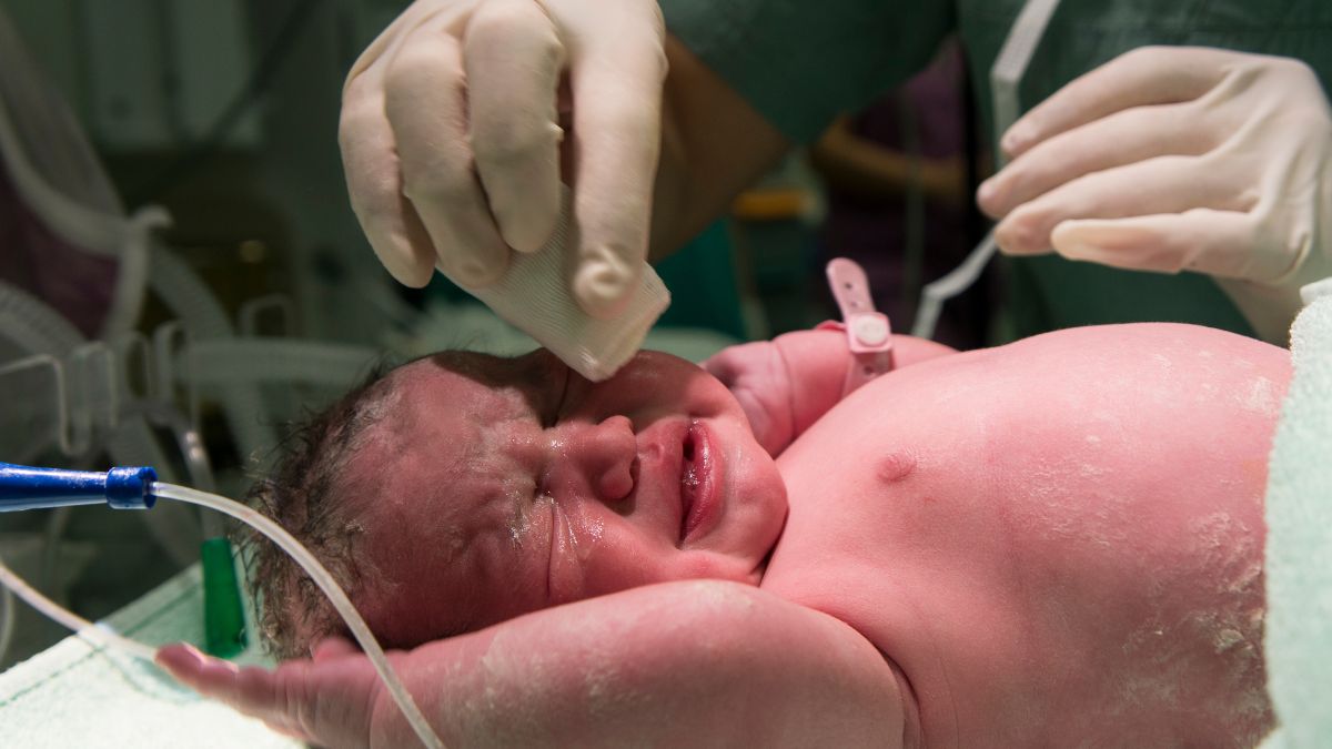 INPer atiende el 10% de los casos de espina bífida en México y aumenta la cirugía fetal para mejorar los resultados clínicos