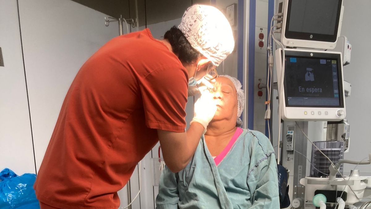 ISSSTE realiza jornada de cirugía de cataratas y beneficia a 85 derechohabientes en Nuevo León