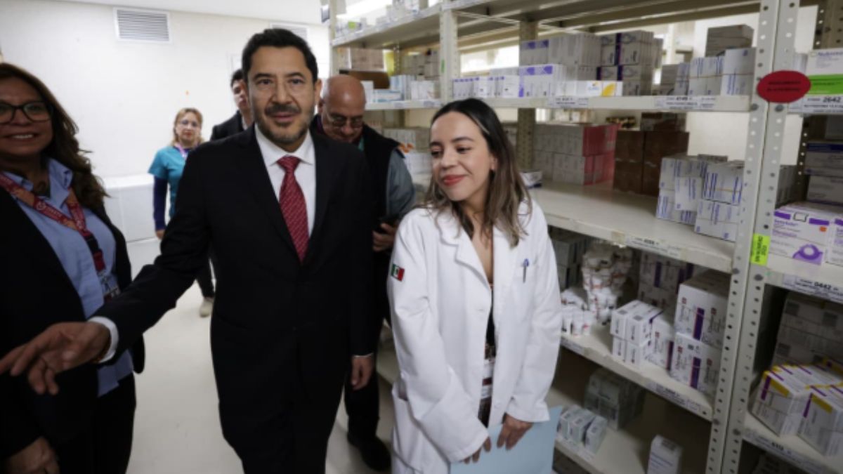 La Clínica es Nuestra ISSSTE equipa la CMF “Querétaro” con bodega de medicamentos y nuevo mobiliario clínico