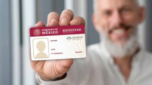 Adultos mayores pueden acceder a servicios de salud con la credencial INAPAM desde los 60 años