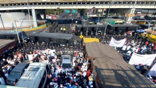 Bloqueos y marchas en CDMX y Edomex, trabajadores de salud exigen mejoras laborales