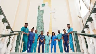 Médicos cubanos en México: una respuesta a la falta de especialistas en regiones remotas