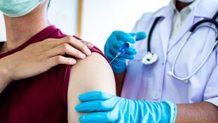 México inicia la Campaña Nacional de Vacunación Invernal 2025-2026 con biológicos actualizados contra COVID-19 e influenza México inicia la Campaña Nacional de Vacunación Invernal 2025-2026 con biológicos actualizados contra COVID-19 e influenza